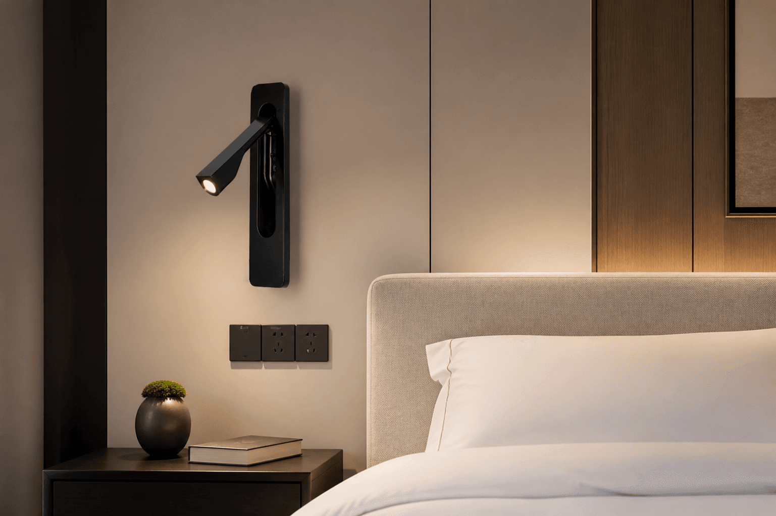 Embedded Hotel Rotatable Bedside Modern Aluminum LED Wall Lamp