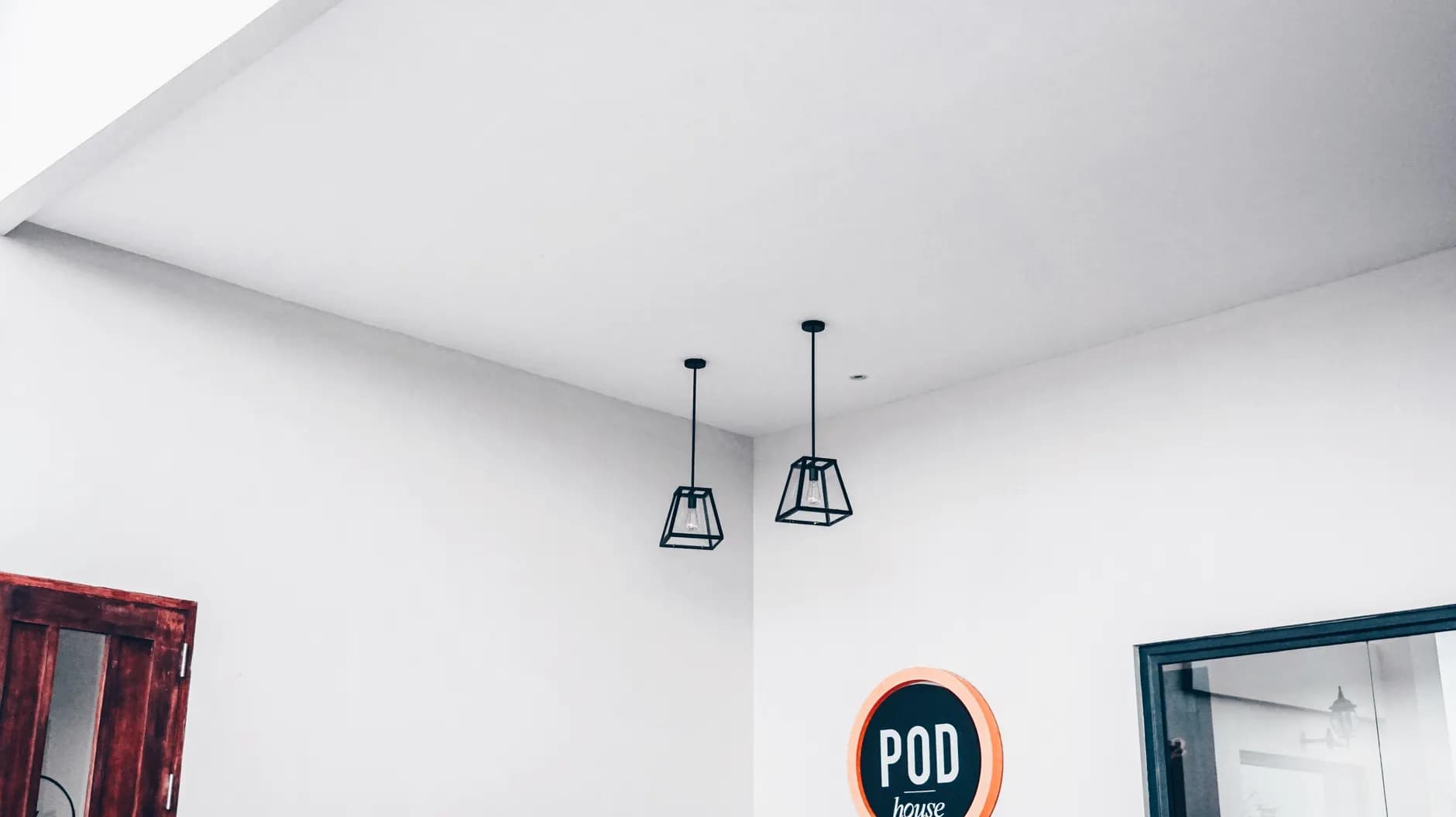 Geometric pendant lighting in a modern interior