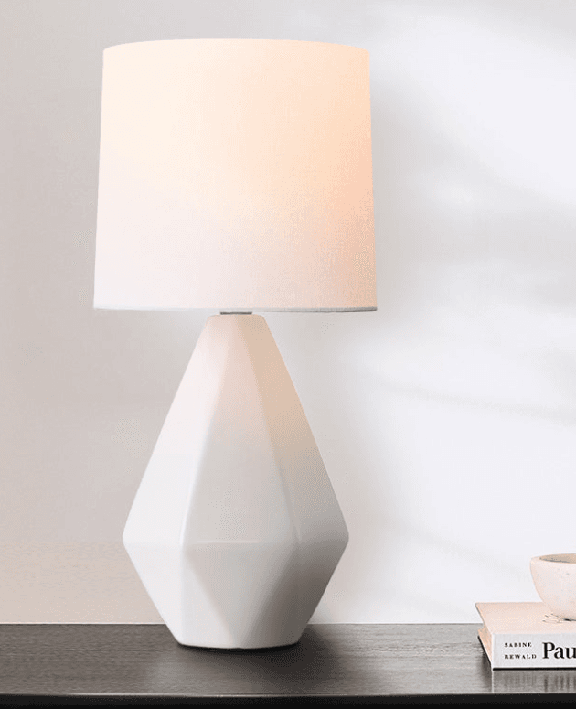 Bassez Minimalist White Ceramic Table Lamp, Bassez Minimalist White Ceramic Table Lamp, operation03